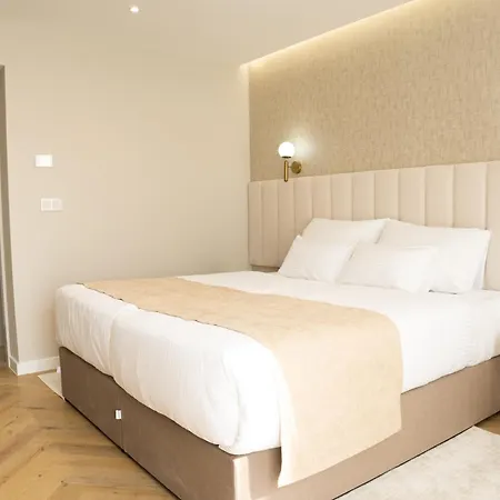 Lala Hotel *